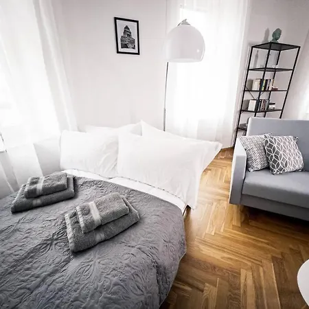 Apartament ✪ Firstclass-apartment In Leipzig-gohlis ✪ *